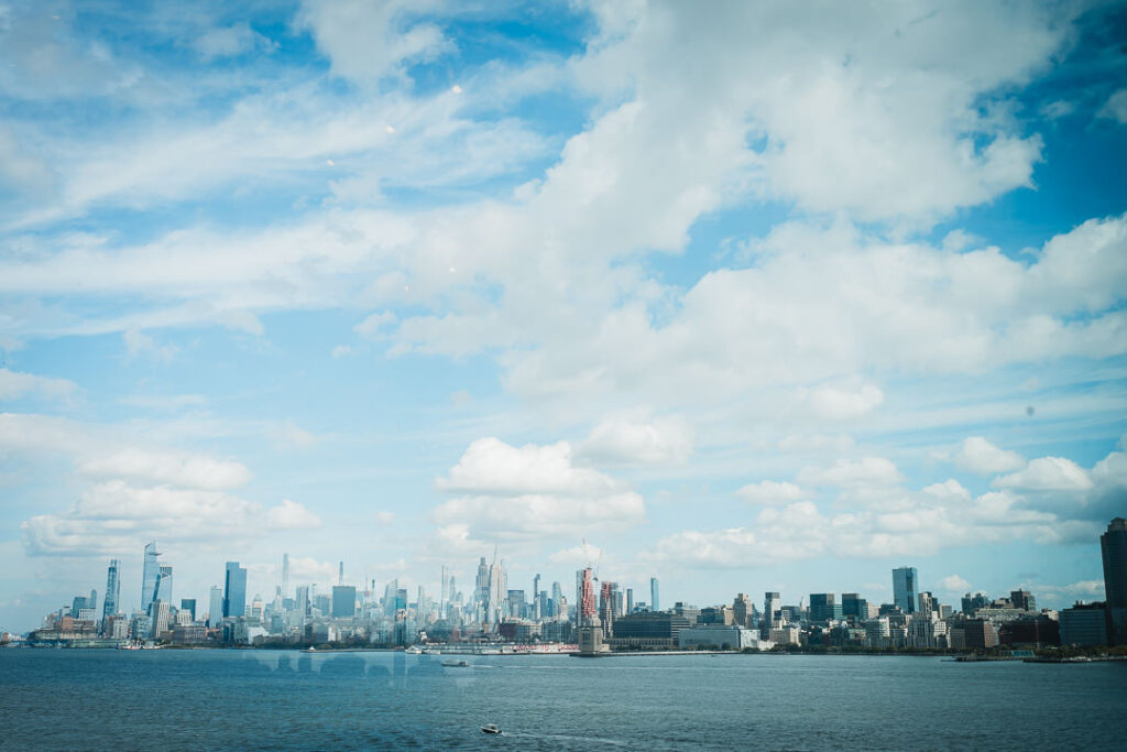 01-nyc-skyline-view-over-hudson-river-conference-location-by-alex-kaplan-photography