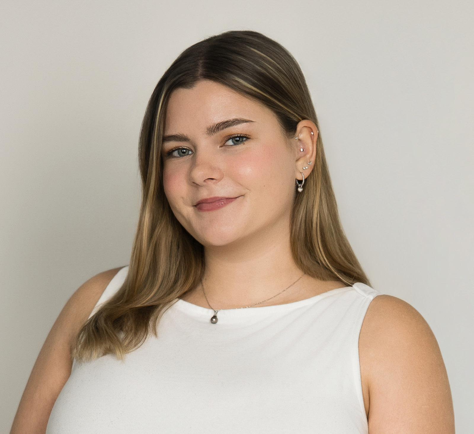 professional headshot northern nj studio portrait young woman by alex kaplan photo