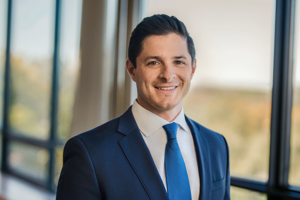 financial advisor headshot tips navy suit blue tie